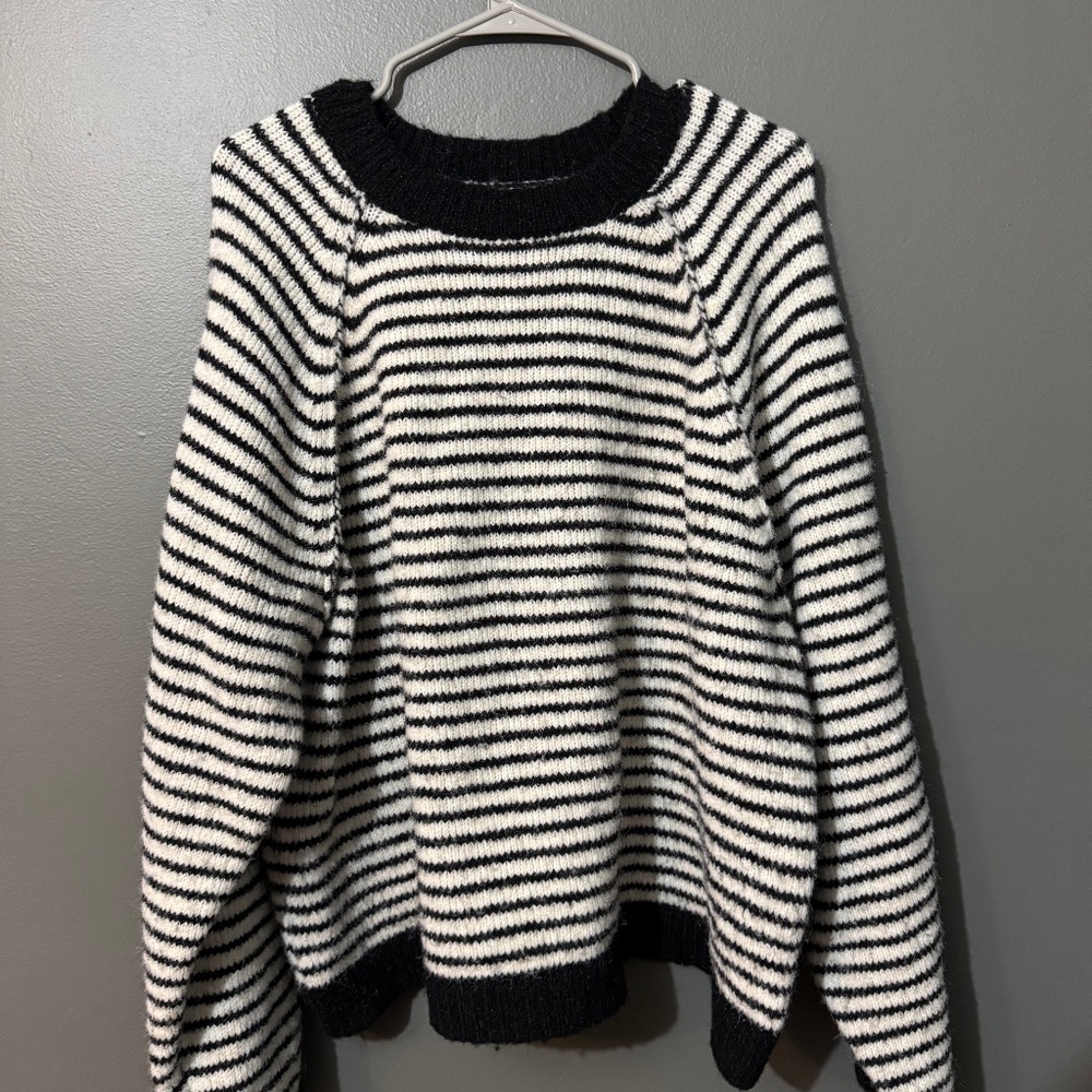 Black and white AE sweater
